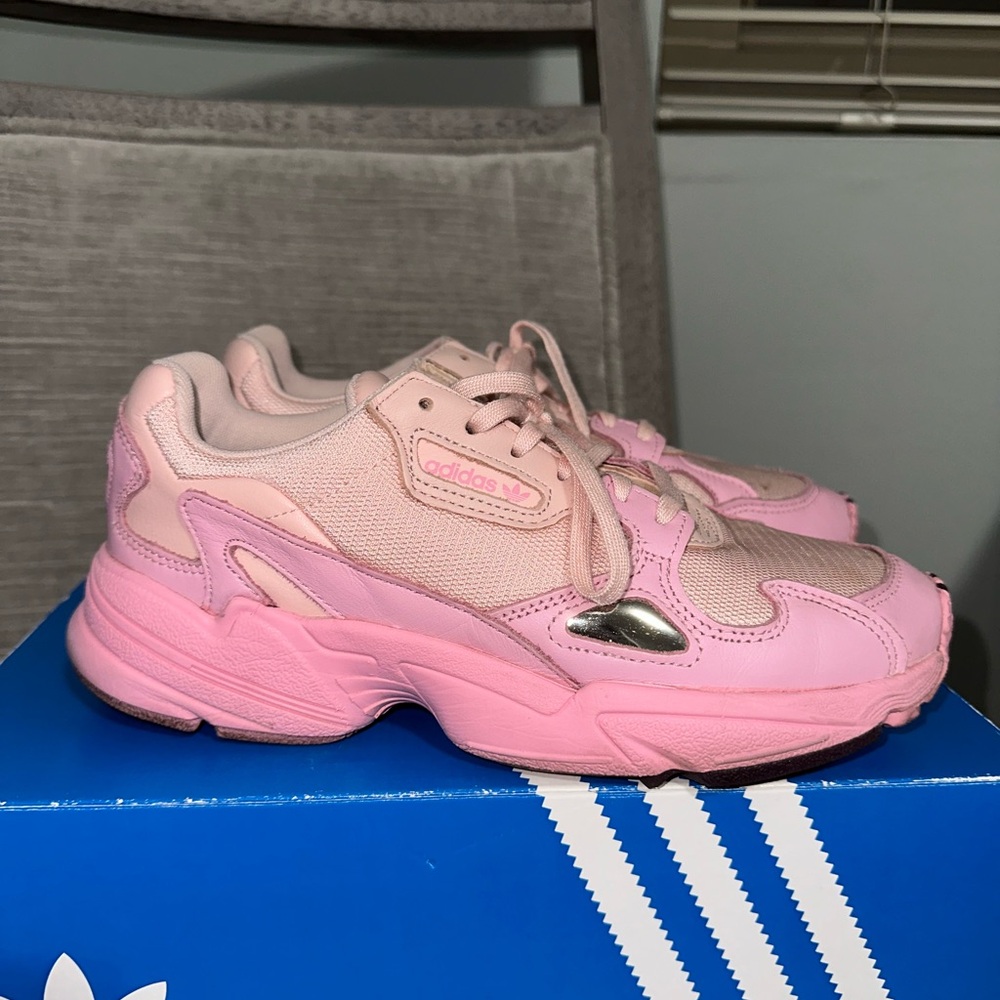 Adidas Falcon